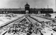 A biztos haláltól mentette meg gyárának zsidó dolgozóit (Kép forrása: Wikipédia/ Bundesarchiv, B 285 Bild-04413 / Stanislaw Mucha / CC-BY-SA 3.0)