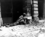 Amerikai géppuskakezelők Aachenben, 1944. október 15.