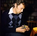 Rubik Ernő és világhírű találmánya 1980-ban (Kép forrása: Fortepan/ Szalay Béla)