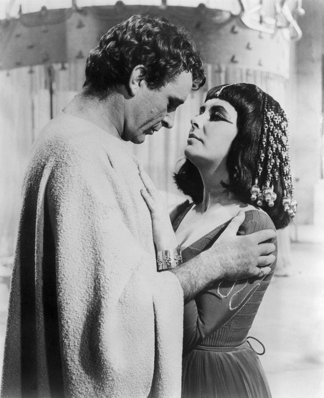 Richard Burton és Elizabeth Taylor a Kleopátra című filmben