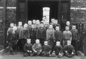 Gyerekek a crumpsalli dologházban, 1895 körül 