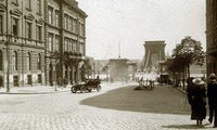 A Clark Ádám tér 1917-ben még nem a motorhangtól visszhangzott (Kép forrása: Fortepan/ Tarbay Júlia)