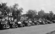 Sorakozó a Könyves Kálmán körúton – a legtöbbeknek 1949-ben csak álom maradt az autóvásárlás (Kép forrása: Fortepan/ Kovács Márton Ernő)