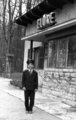 Ifjú úttörő az Előre (ma Virágvölgy) állomásnál, 1959 (Kép forrása: Fortepan / A R)