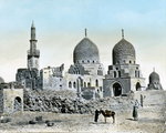 Az iszlám negyedtől délkeletre elhelyezkedő Holtak városa egy ókori temetkezési hely volt