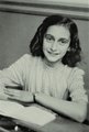 Anne Frank 1941-ben, az amszterdami zsidó gimnáziumban