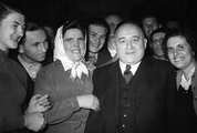 Személyi kultusz – Rákosi a Magyar Dolgozók Pártjának kongresszusán, 1951 (Kép forrása: Fortepan/ Bauer Sándor)