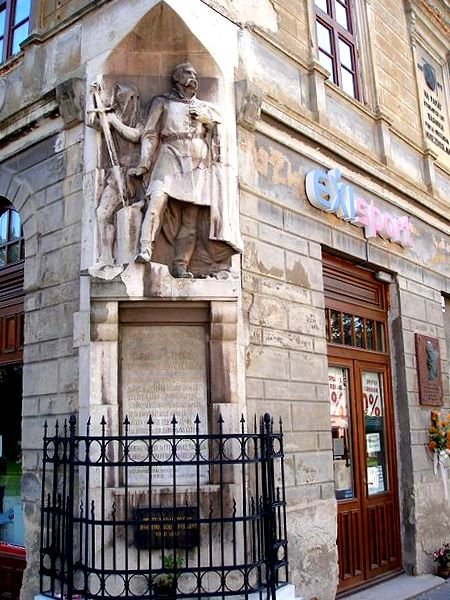 A vértörvényszék áldozatainak 1908-ban állított emlékműve Eperjesen (Wikipedia / Jozef Kotulič / CC BY-SA 3.0)