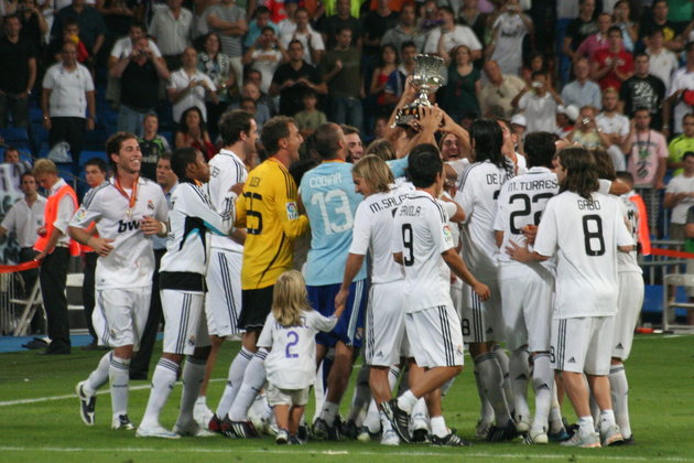 A 2008-as Szuperkupa győzelem ünneplése (Kép forrása: Wikipedia / Juan Fernández / CC BY-SA 2.0)