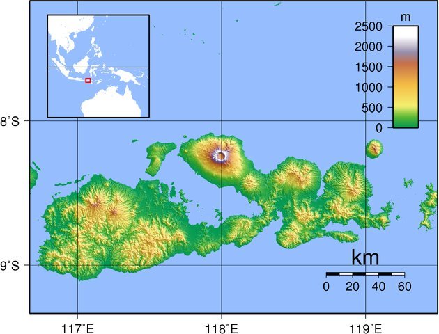 Sumbawa szigetének topografikus képe, középen a Tamborával (Wikipedia / Sadalmelik / CC BY-SA 3.0)
