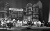 Az „Aki szelet vet” című dráma 1960-as előadása a Vígszínházban (akkor a Magyar Néphadsereg Színháza) (Kép forrása: Fortepan / Kotnyek Antal)