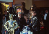 George Lucas, Carrie Fisher és Mark Hamill a Star Wars Special Edition premierjén 1997-ben (Forrás: Getty Images)