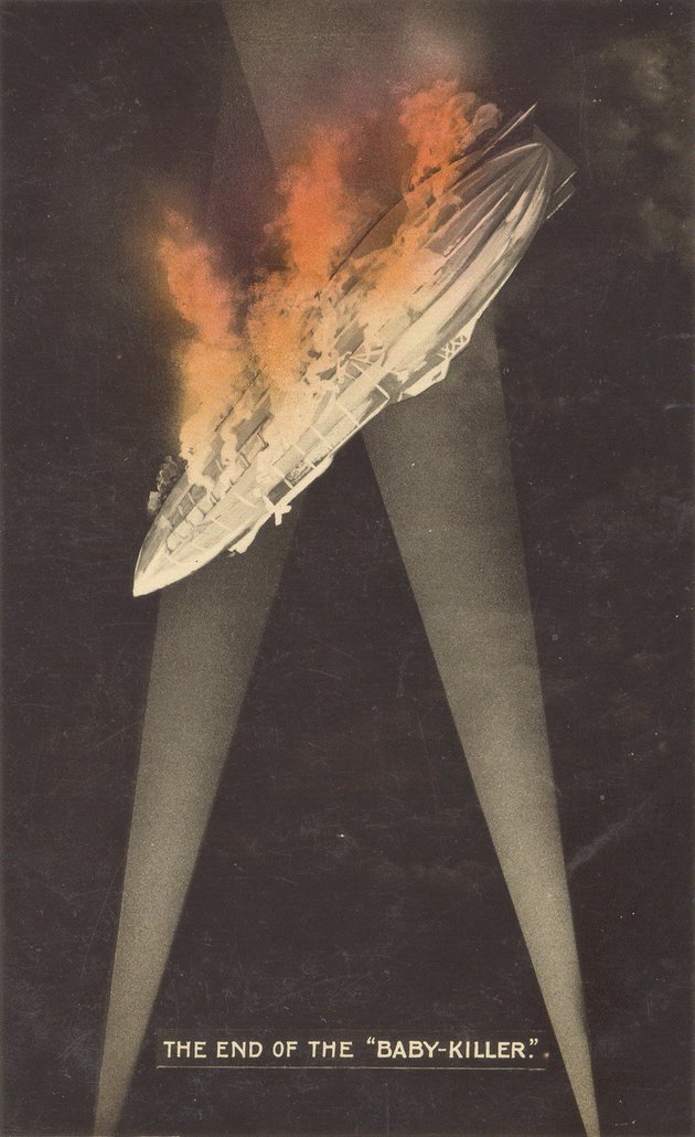 Brit képeslap a gyermekölő zeppelin pusztulásáról 