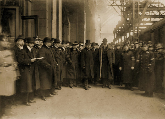 Apponyi Albert és a magyar békedelegáció indul Párizsba 1920. január 5-én