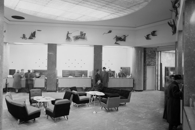 IBUSZ iroda a mai Ferenciek terén, 1960 (kép forrása: Fortepan/ UVATERV)