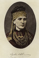 Szophia Engasztromenosz (ekkor már Sophia Schliemann) az ásatáson előkerült ékszerekkel