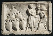 Amforát cipelő embereket ábrázoló relief az ókori Rómából
