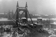 Erzsébet híd a Gellérthegyről (1932)