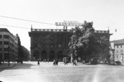 A Corvin Áruház épülete 1951-ben (Fortepan / UVATERV)