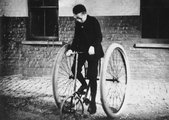 John Boyd Dunlop gumikerékkel felszerelt triciklije 1888-ból 