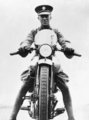 Lawrence legnagyobb szerelme a sebesség volt. Élete során nyolc motorbiciklit is vásárolt.