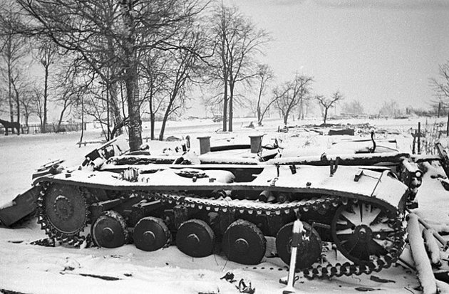Egy kiiktatott Panzerkampfwagen II harckocsi (RIA Novosti archive, image #2567 / Samaryi Guraryi / CC BY-SA 3.0)