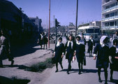Gimnazista lányok Kabul egyik utcáján