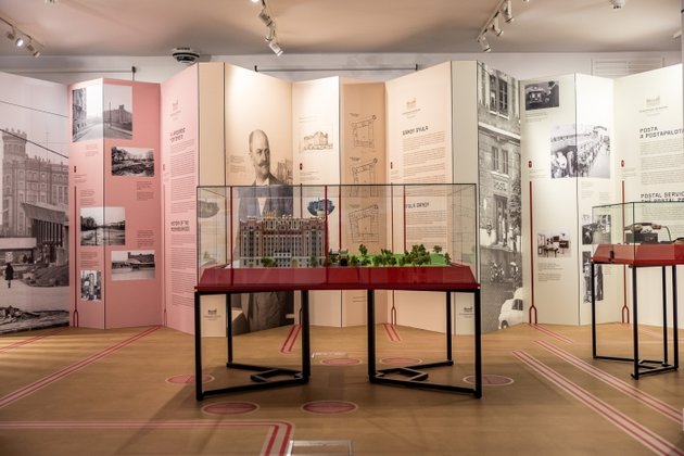 A kiállítás a Postapalota történetét dolgozza fel (Forrás: Pénzmúzeum)