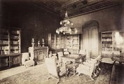 A martonvásári Brunszvik- (ekkor Dréher-) kastély könyvtára. A felvétel 1898 körül készült. (Fortepan / Budapest Főváros Levéltára)