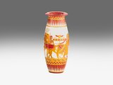 607. tétel: Zsolnay miniatűr váza, a Tutanhamon-sorozatból, 1924. Kikiáltási ár: 200 000 forint (Forrás: BÁV ART)