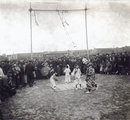 Fiatal akrobaták 1930-ban