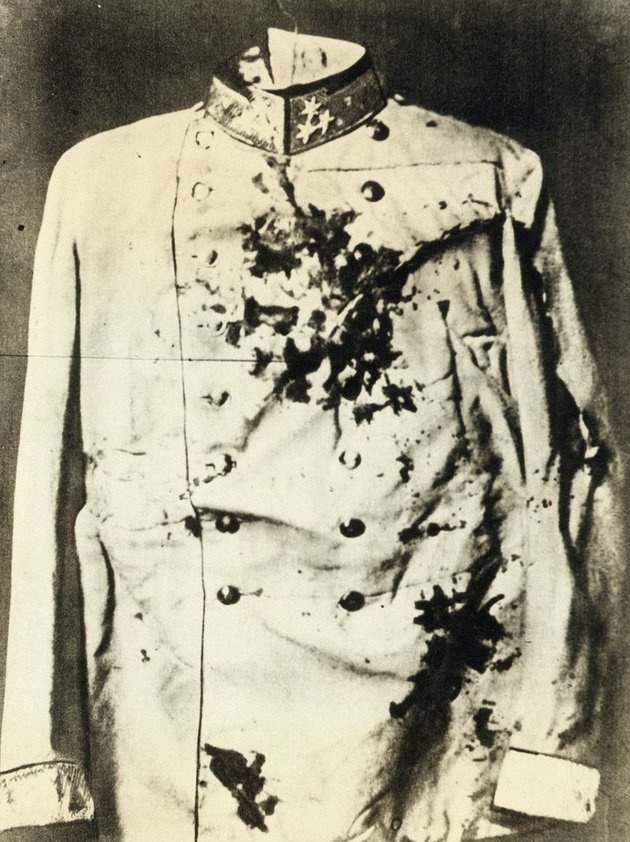 Ferenc Ferdinánd véres kabátja