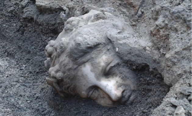 Szobrok, amelyeket az Augustus-villában találtak Nola közelében (Forrás: Institute for Advanced Global Studies, Tokiói Egyetem)