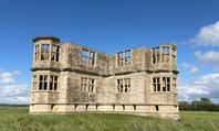Titkos szimbolikájú Tudor-kori épületet restauráltak Nagy-Britanniában Titkos szimbolikájú Tudor-kori épületet restauráltak Nagy-Britanniában