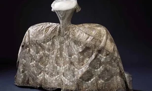 Visszatér az udvari pompa Versailles falai közé