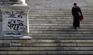 Graffitisek célpontjai lettek az athéni romok