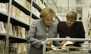 Az NDK-s múlt feltárását sürgeti a német kancellár
