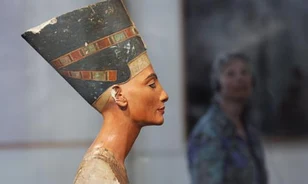 Utómunkától lett gyönyörű Nofertiti