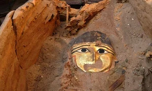 Aranymaszkos múmiákat fedeztek fel Egyiptomban
