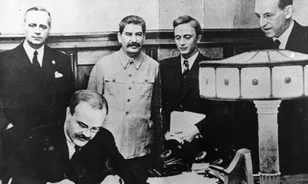 20 éve derült fény a Molotov-Ribbentrop paktum titkos záradékára