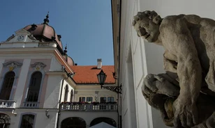 Eldördült a startpisztoly a gödöllői kastélynál