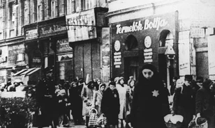 Nemzetközi nyomásra állította le Horthy a deportálásokat