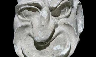 Ókori színházi álarcok Pompejiből