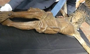 Egyedülálló gótikus Krisztus-szobrot találtak a prágai várban
