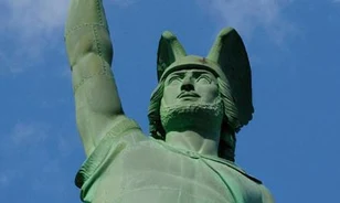 Kétezer éves mítoszra emlékeznek a németek