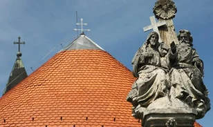 Középpontban a szakrális terek