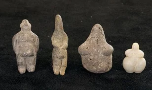 Játékok voltak a kultikus szobroknak vélt figurák