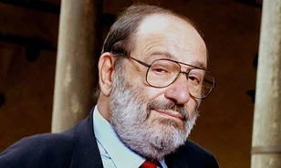 Listákkal járja a Louvre termeit Umberto Eco