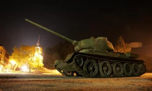 Végigdübörgött egy T-34-es tank Nagykanizsán