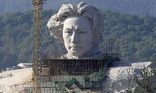 Meglepte a kínaiakat Mao új frizurája